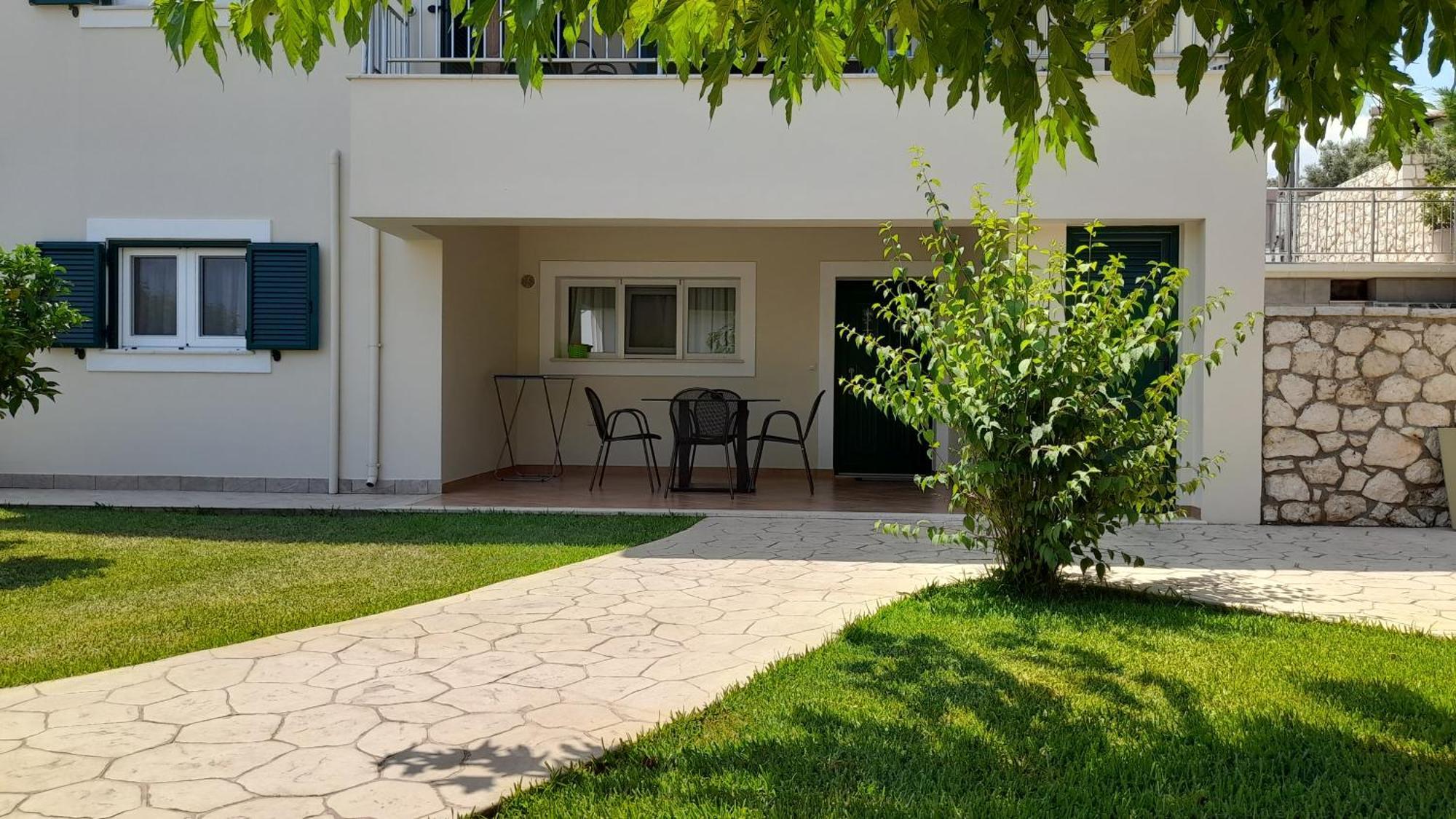 Lefkogea Villas & Apartments Tsoukaládhes Exteriör bild